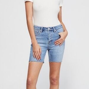Free People We The Free Button Fly Cutoff/Raw Hem Jean Shorts Size - 30